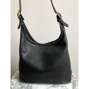 VINTAGE COACH BLACK LEATHER SHOULDER BAG